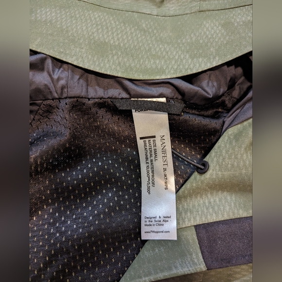 Brand New with tags- Ski/Snowboard jacket: men's small - Picture 7 of 8